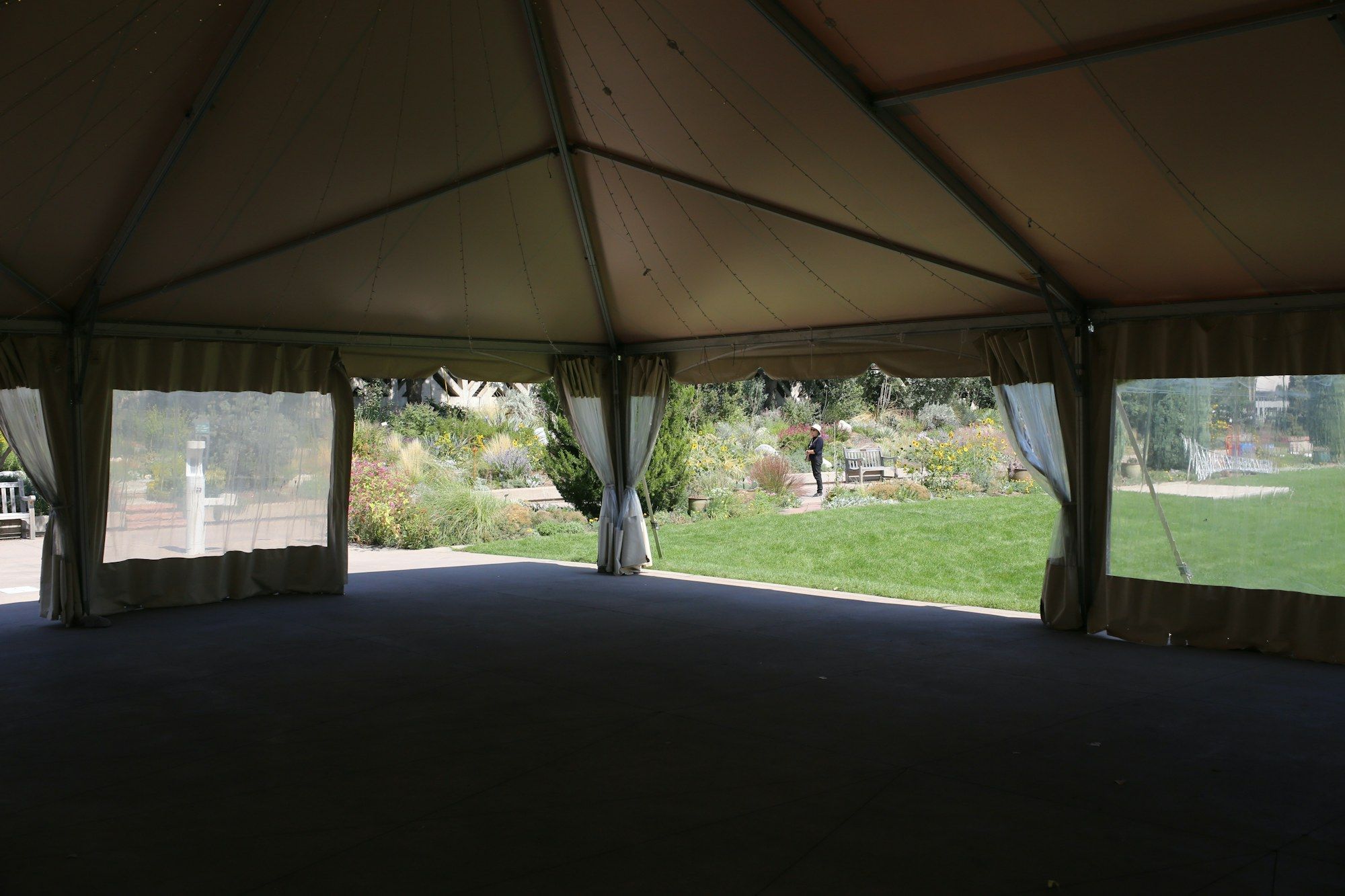 30' x 30' Frame Tent 30' x 30' Frame Tent